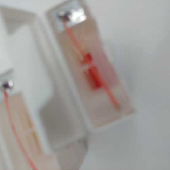 Johnson & Johnson clean burst cinnamon floss - Picture 2 of 6